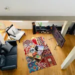 Exklusives Penthouse Im Ehemaligen Bunker